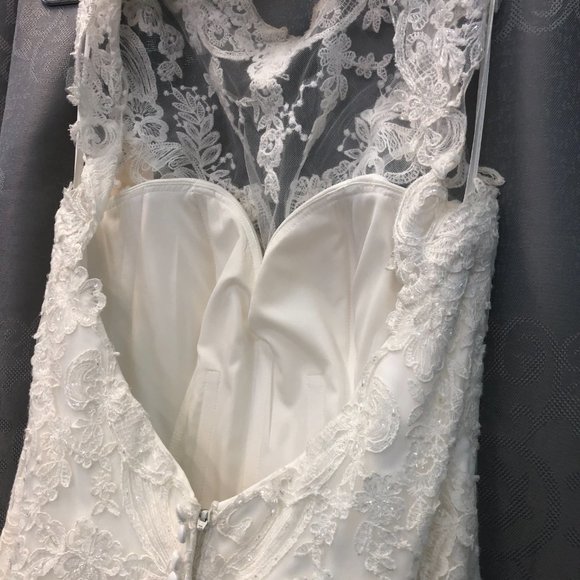 Alfred Angelo Disney Mulan Ivory Lace Wedding Dress, Destination Sheath - Picture 5 of 12